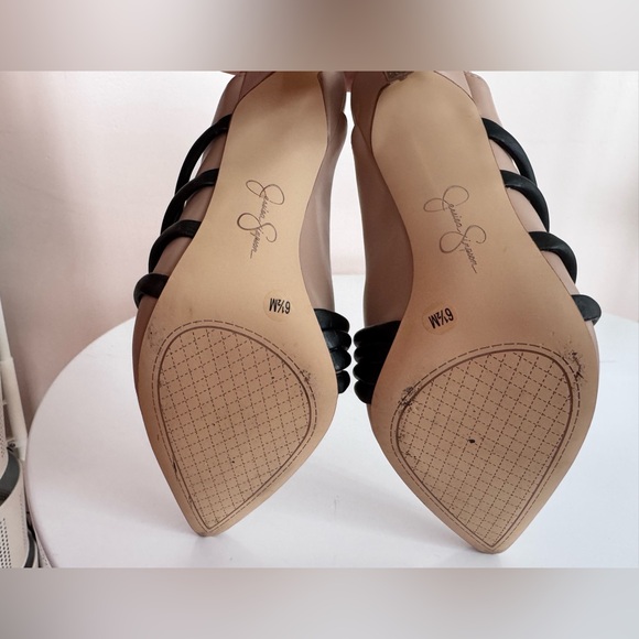 Elegant Jessica Simpson Nude & Black Mule Heel Size 6.5 - Picture 8 of 9